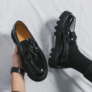 Yeni Siyah Loafer'lar Erkekler Patent deri ayakkabı Nefes Slip-On Katı rahat ayakkabılar El Yapımı Ücretsiz Kargo Erkekler Elbise Ayakkabı