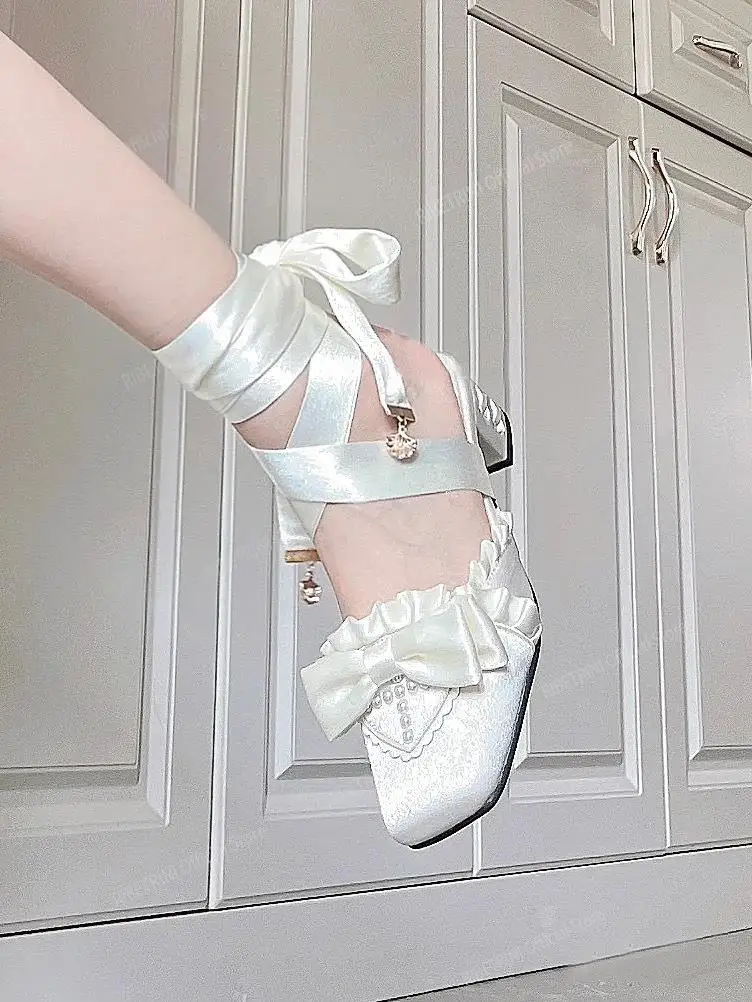 Mary Jane Pompaları Kadın Yay Düğüm Tasarım Lolita Kare Ayak Bileği Strappy Moda Tatlı Pompaları Med Yüksek Topuklu Güzel bale ayakkabıları