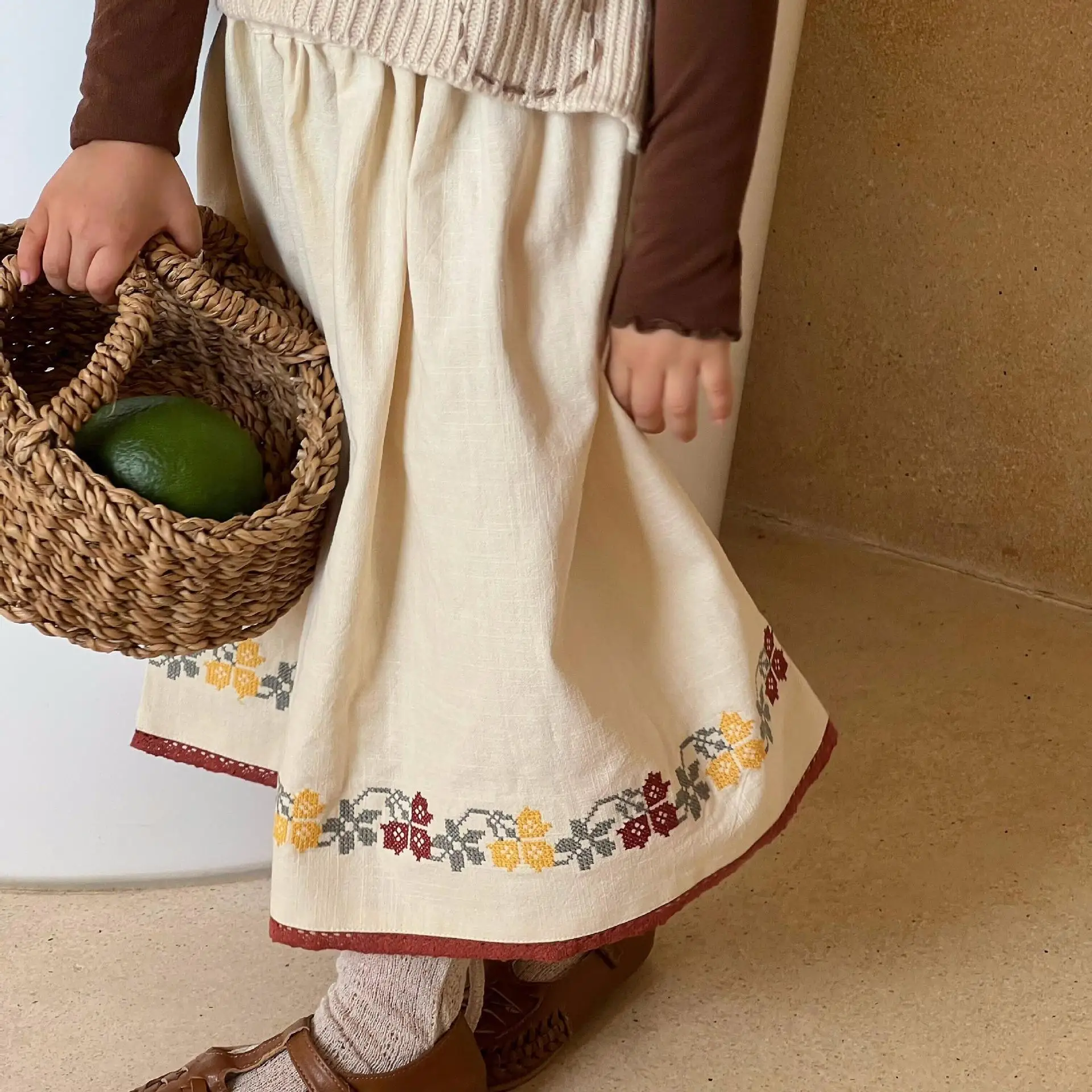 Etek Çocuk Kızlar için 2023 Yeni Sonbahar Çocuk Nakış Çiçek Ayak Bileği uzunlukta Etekler Bebek Giyim Toddler Kız Moda Giyim